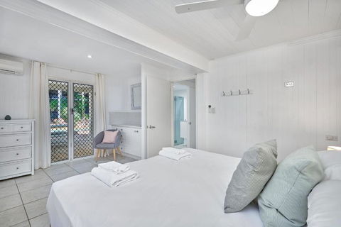 Decked Out By The Sea - Goulburn Accommodation 2