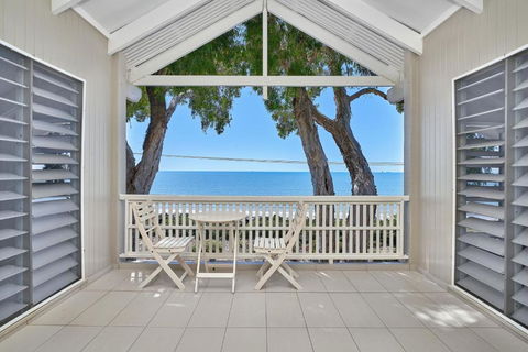 Decked Out By The Sea - Goulburn Accommodation 3
