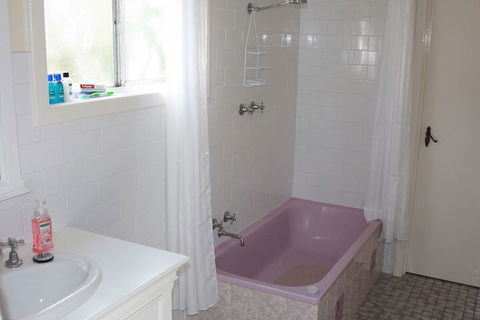 Archery Road Estate - Goulburn Accommodation 4