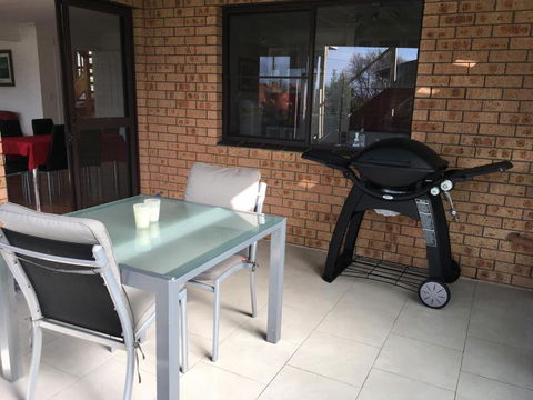 Arena Blanca Holiday Home - Goulburn Accommodation 5