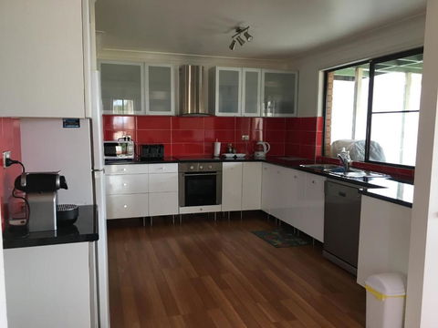 Arena Blanca Holiday Home - Goulburn Accommodation 2