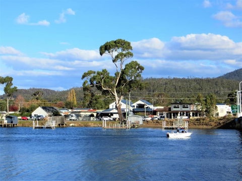 Orford Prosser Holiday Units - Goulburn Accommodation 1