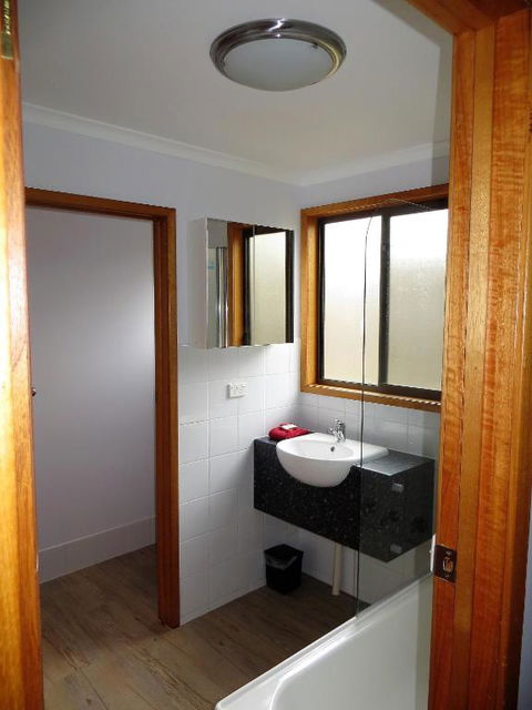 Orford Prosser Holiday Units - Goulburn Accommodation 3