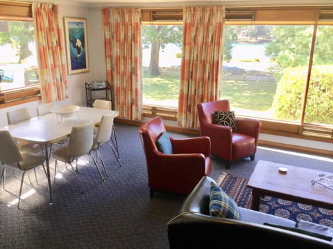 Orford Prosser Holiday Units - Goulburn Accommodation 6