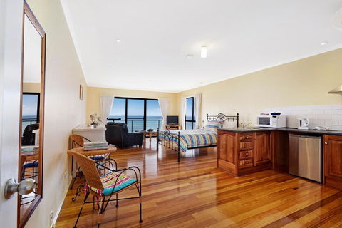 Clifftop Apartments Portland Vic - Goulburn Accommodation 2
