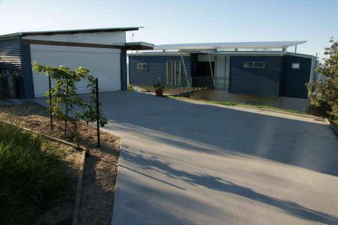 Allure - Goulburn Accommodation 4