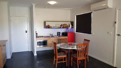 The Good Life - Goulburn Accommodation 2
