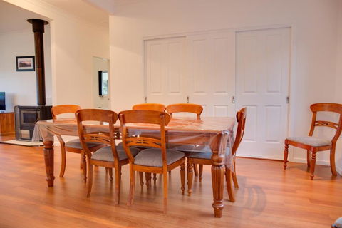 Sapphire Cottage - Goulburn Accommodation 1