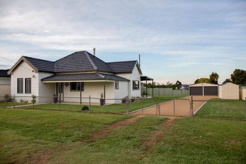 Sapphire Cottage - Goulburn Accommodation 4
