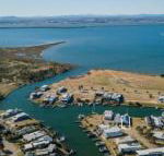 Pelican Landing Stunning Lake King Views - Goulburn Accommodation