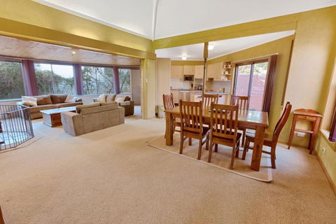 Above Sunset 100m From The Paynesville Lakes - Goulburn Accommodation 6