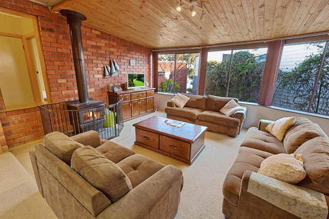 Above Sunset 100m From The Paynesville Lakes - Goulburn Accommodation 2