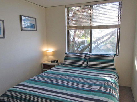 13 Harbourside 3 7 Soldiers Point Road Fantastic Waterfront Unit - Goulburn Accommodation 5