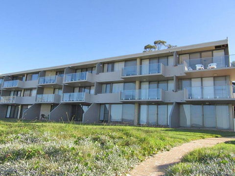 13 Harbourside 3 7 Soldiers Point Road Fantastic Waterfront Unit - Goulburn Accommodation 2