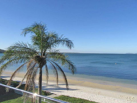 13 Harbourside 3 7 Soldiers Point Road Fantastic Waterfront Unit - Goulburn Accommodation 4