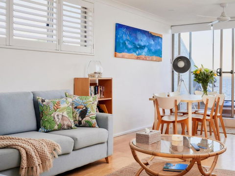 5 Casuarinas 33 Soldiers Point Road Superb Waterfront Unit - Goulburn Accommodation 5