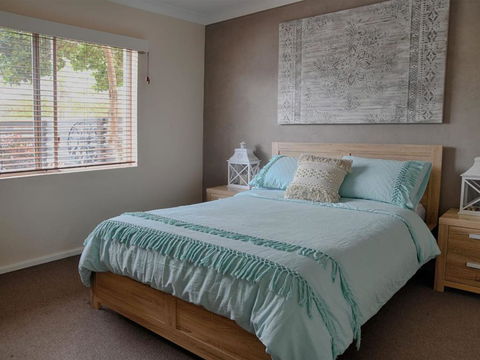 Sandy Bottoms With WiFi Just Moments From Beach - Goulburn Accommodation 4