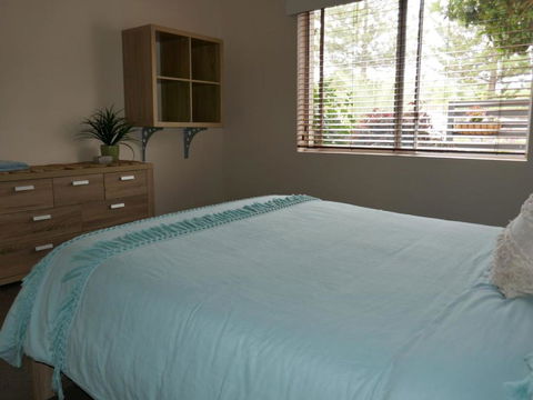 Sandy Bottoms With WiFi Just Moments From Beach - Goulburn Accommodation 6