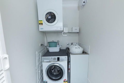 Renas Court Unit 8 - Goulburn Accommodation 6