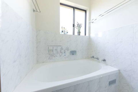 Renas Court Unit 8 - Goulburn Accommodation 3