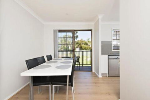 Amaroo Retreat At Fingal Bay - Goulburn Accommodation 7