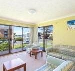 Champagne Court 1 with Water Views - Goulburn Accommodation