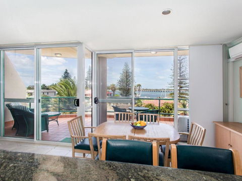 Castillo Del Mar 10 Lake View Roof Terrace With Spa - Goulburn Accommodation 2