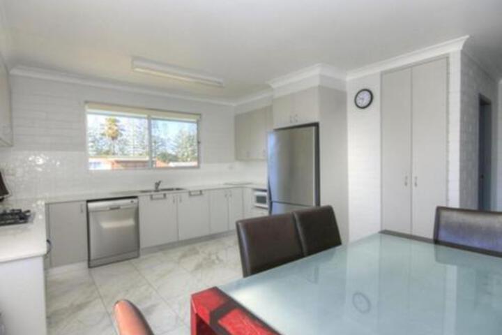 Tarbuck Bay NSW Goulburn Accommodation