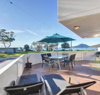 2 Fleetwood 63 Shoal Bay Road spectacular views - Goulburn Accommodation