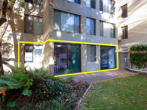 4 Harbourside 3 7 Soldiers Point Road Ground Floor On The Waterfront - Goulburn Accommodation 4