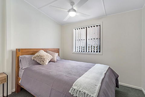 Sunset Beach House Soldiers Point Sleeps 9 - Goulburn Accommodation 2