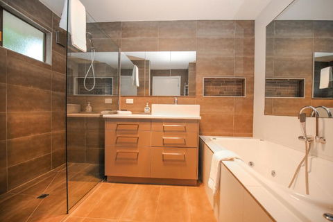Alderwood - Goulburn Accommodation 4