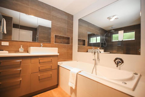 Alderwood - Goulburn Accommodation 3