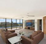 Seascape Apartments Unit 1201A Luxury apartment with views of the Gold Coast  Hinterland - Goulburn Accommodation