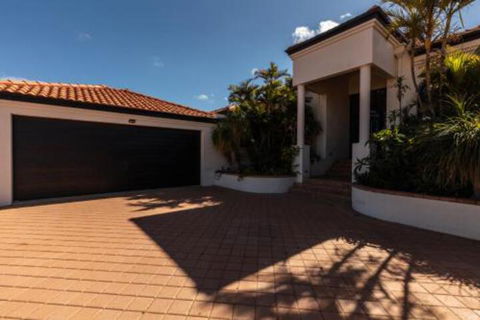 Maidstone Executive Residence - Goulburn Accommodation 6