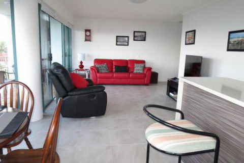 Deepwater Cove Unit 7 68 Lower Gay Terrace Bulcock Beach - Goulburn Accommodation 2