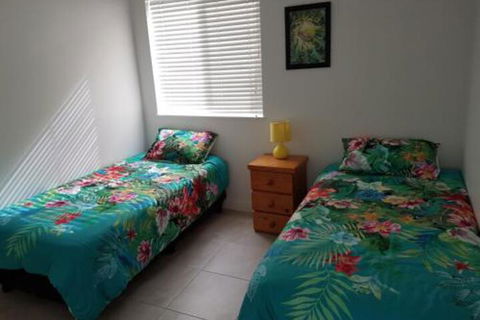 Deepwater Cove Unit 7 68 Lower Gay Terrace Bulcock Beach - Goulburn Accommodation 4
