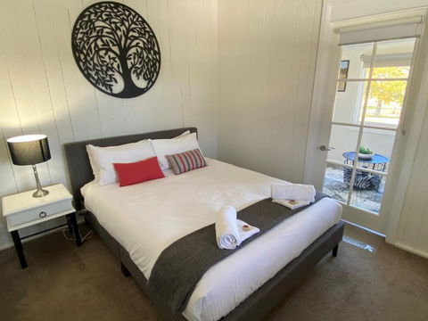 Creekview Cottage 70 Lock Street - Goulburn Accommodation 4