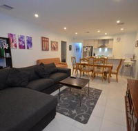 Park View Modern House - Goulburn Accommodation