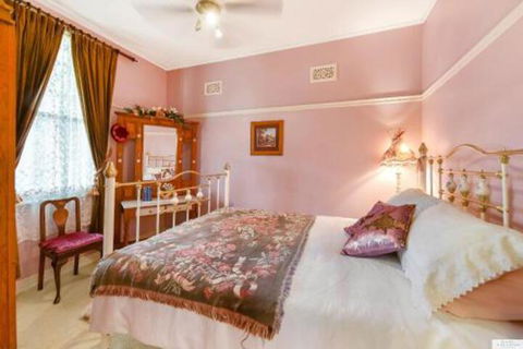 Lovel Cottage - Goulburn Accommodation 5