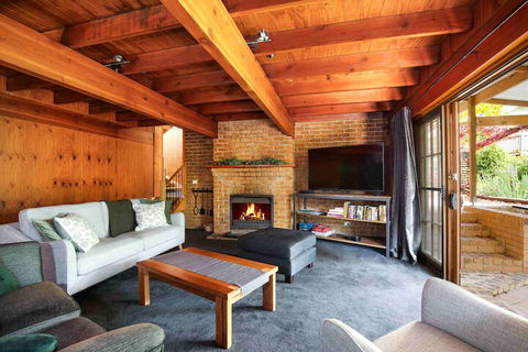 Honeysett Lodge - Goulburn Accommodation 1