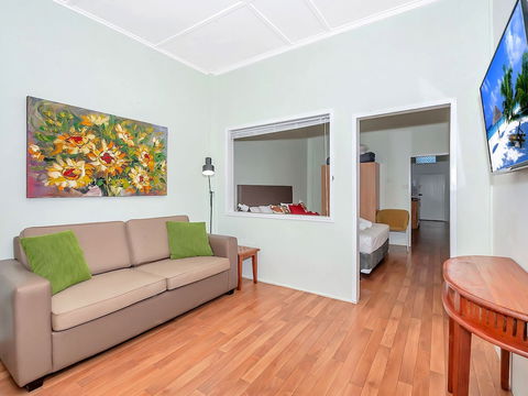 Easy Going Holiday Unit On McKenzie MK5 - Goulburn Accommodation 2