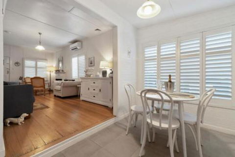 Amber Cottage Luxury Seaside Retreat With Outdoor Spa! - Goulburn Accommodation 5