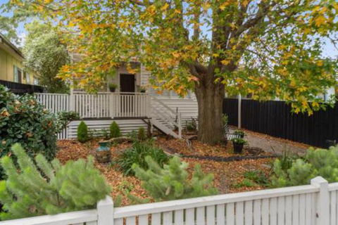 Amber Cottage Luxury Seaside Retreat With Outdoor Spa! - Goulburn Accommodation 6