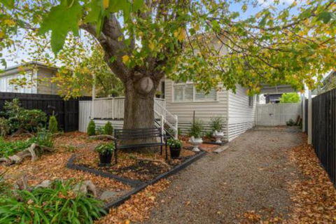 Amber Cottage Luxury Seaside Retreat With Outdoor Spa! - Goulburn Accommodation 7
