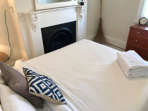 YSG The Edward Townhouse 153 Walk To Town - Goulburn Accommodation 3