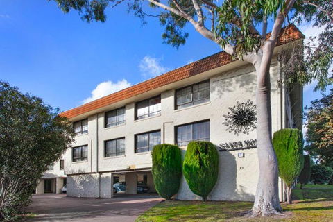 Santa Monica Apartment - Goulburn Accommodation 6