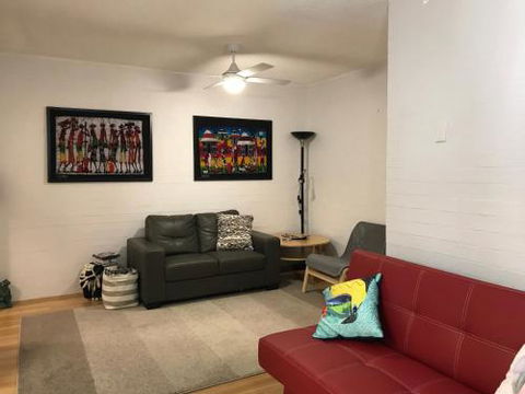 Santa Monica Apartment - Goulburn Accommodation 1