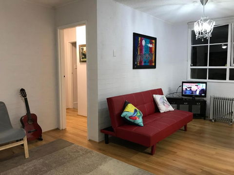 Santa Monica Apartment - Goulburn Accommodation 4