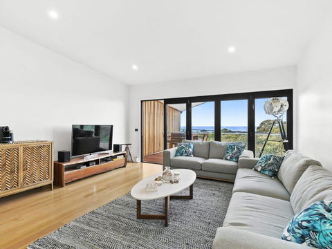 POINT BREAK NEW LISTING 2019 - Goulburn Accommodation 4